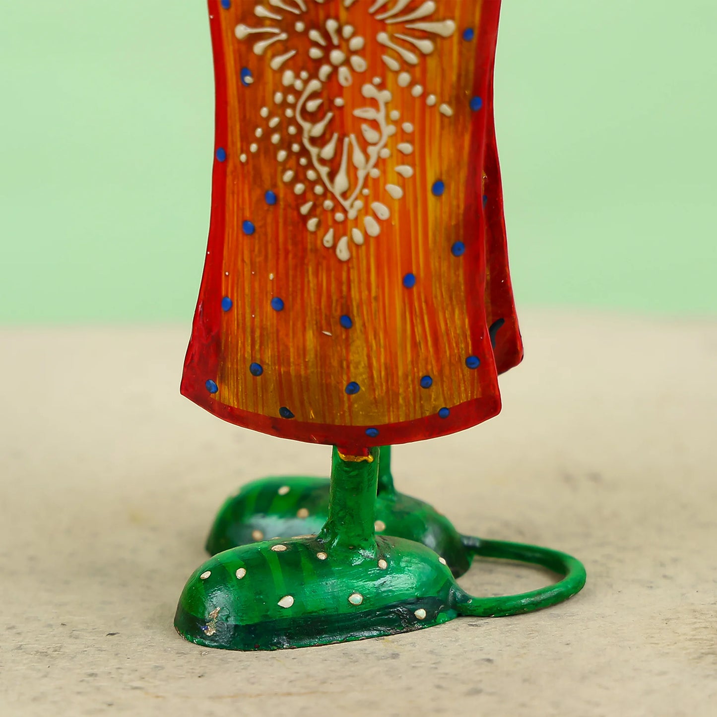 Iron Crafted Hand Printed Rabbit table Decor