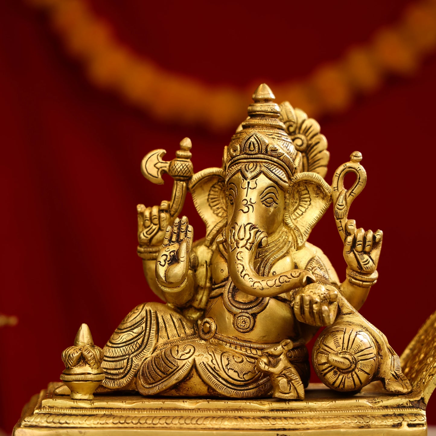9_Brass_Super_Fine_Blessing_Lord_Ganesha_Resting_On_Sofa_7