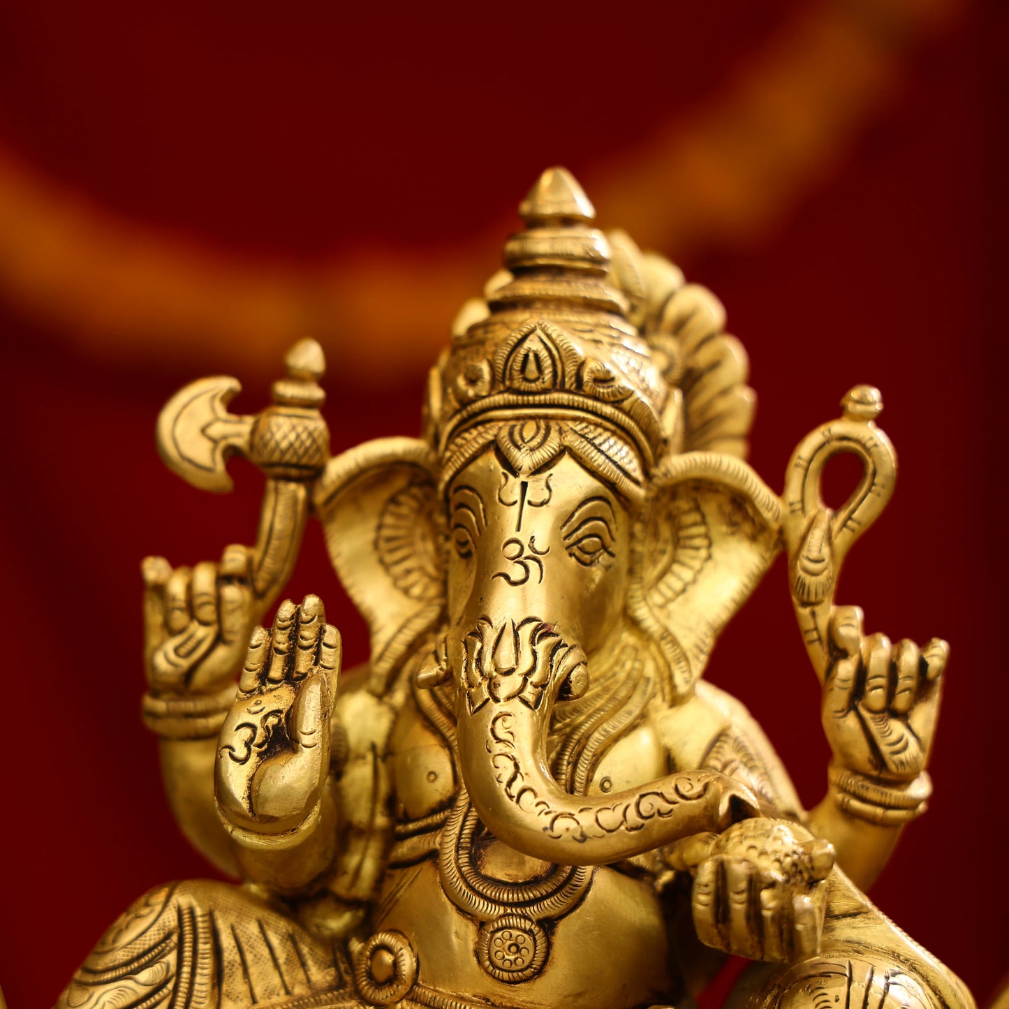9_Brass_Super_Fine_Blessing_Lord_Ganesha_Resting_On_Sofa_9