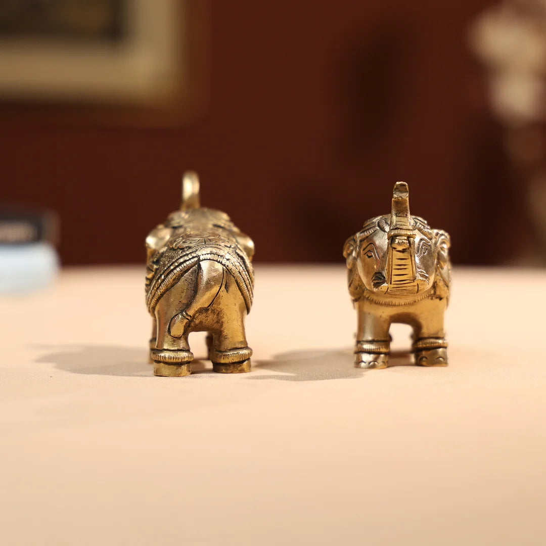 BrassWelcomingElephantPair_4