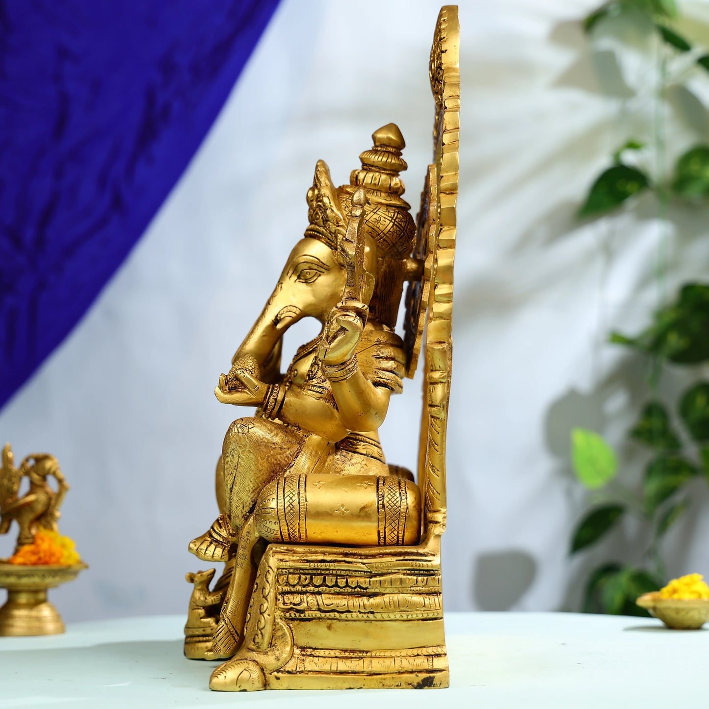 Brass_Lord_Ganesha_On_His_Singhasan_3