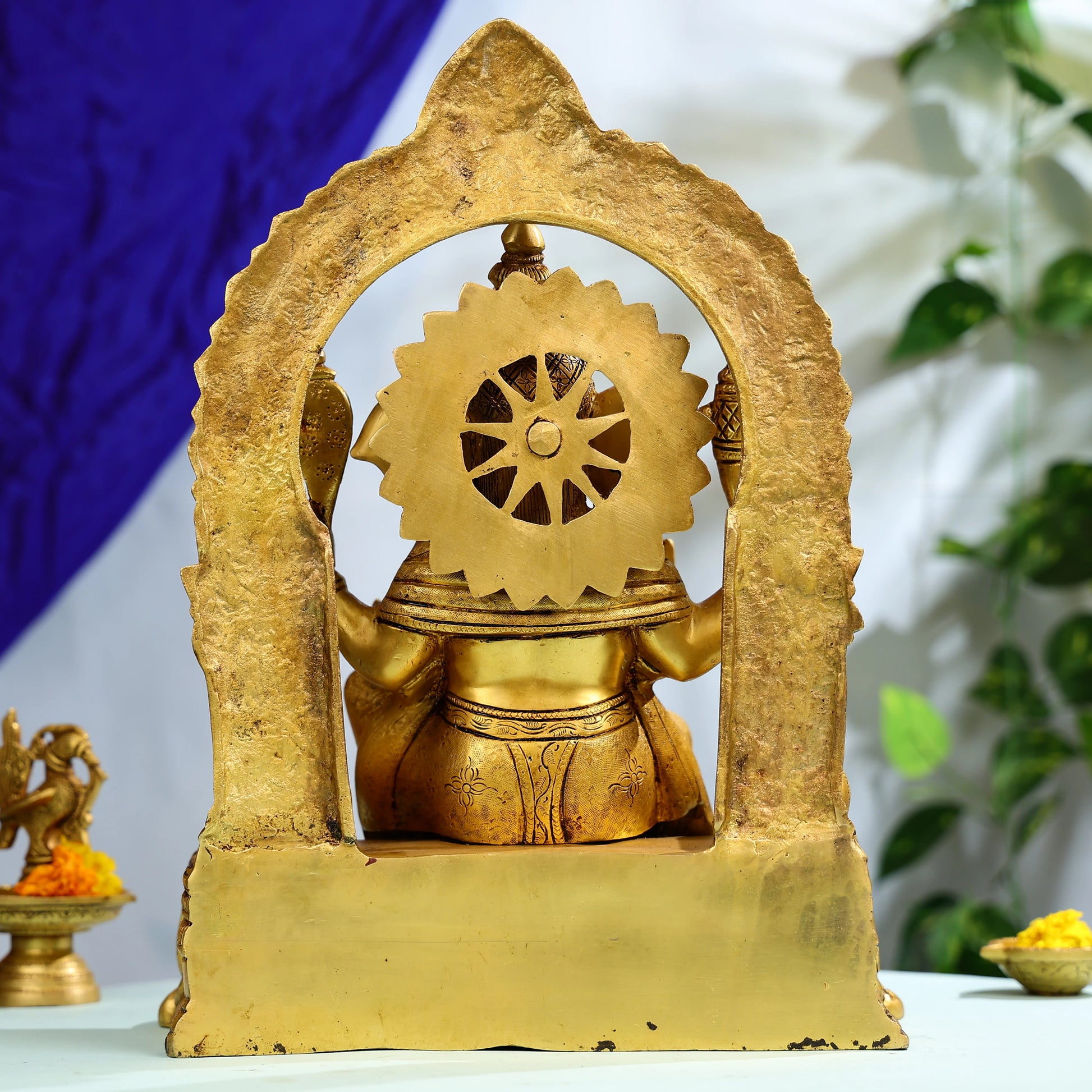 Brass_Lord_Ganesha_On_His_Singhasan_4