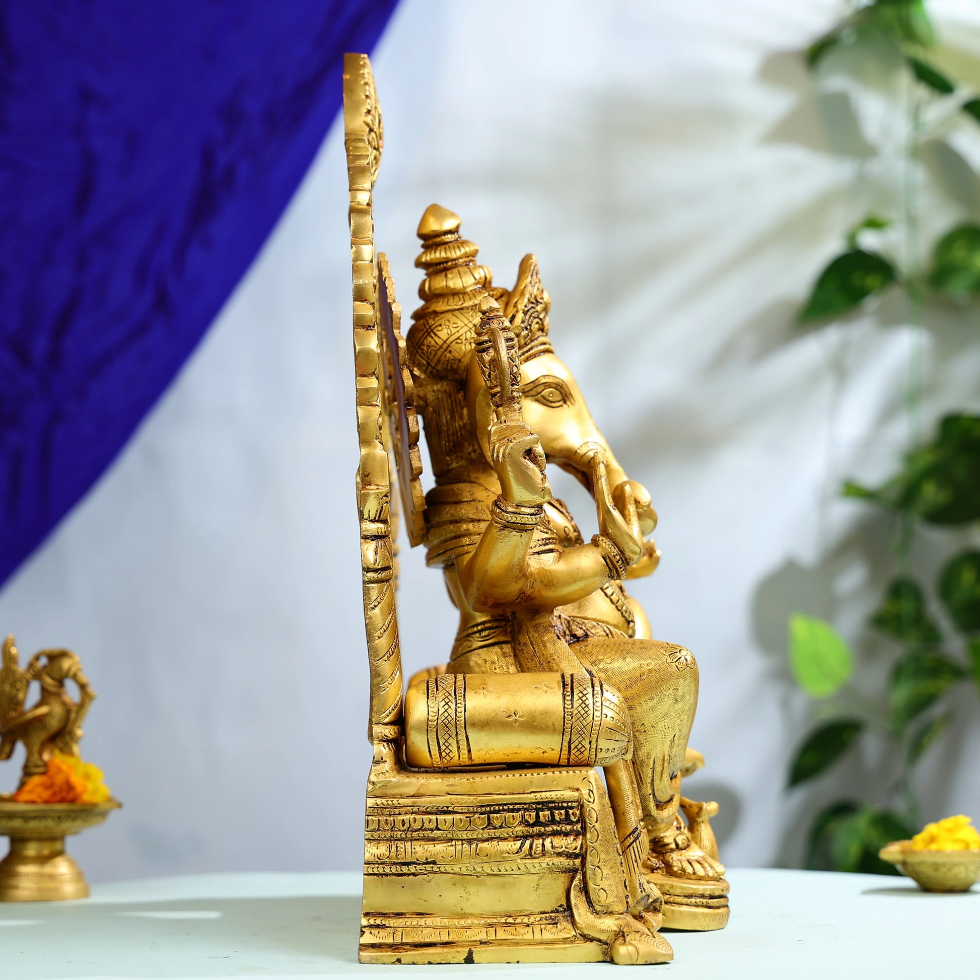 Brass_Lord_Ganesha_On_His_Singhasan_5