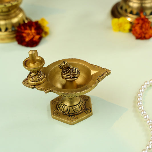 Hastha Kalalu Brass Nandi Shivling Diya
