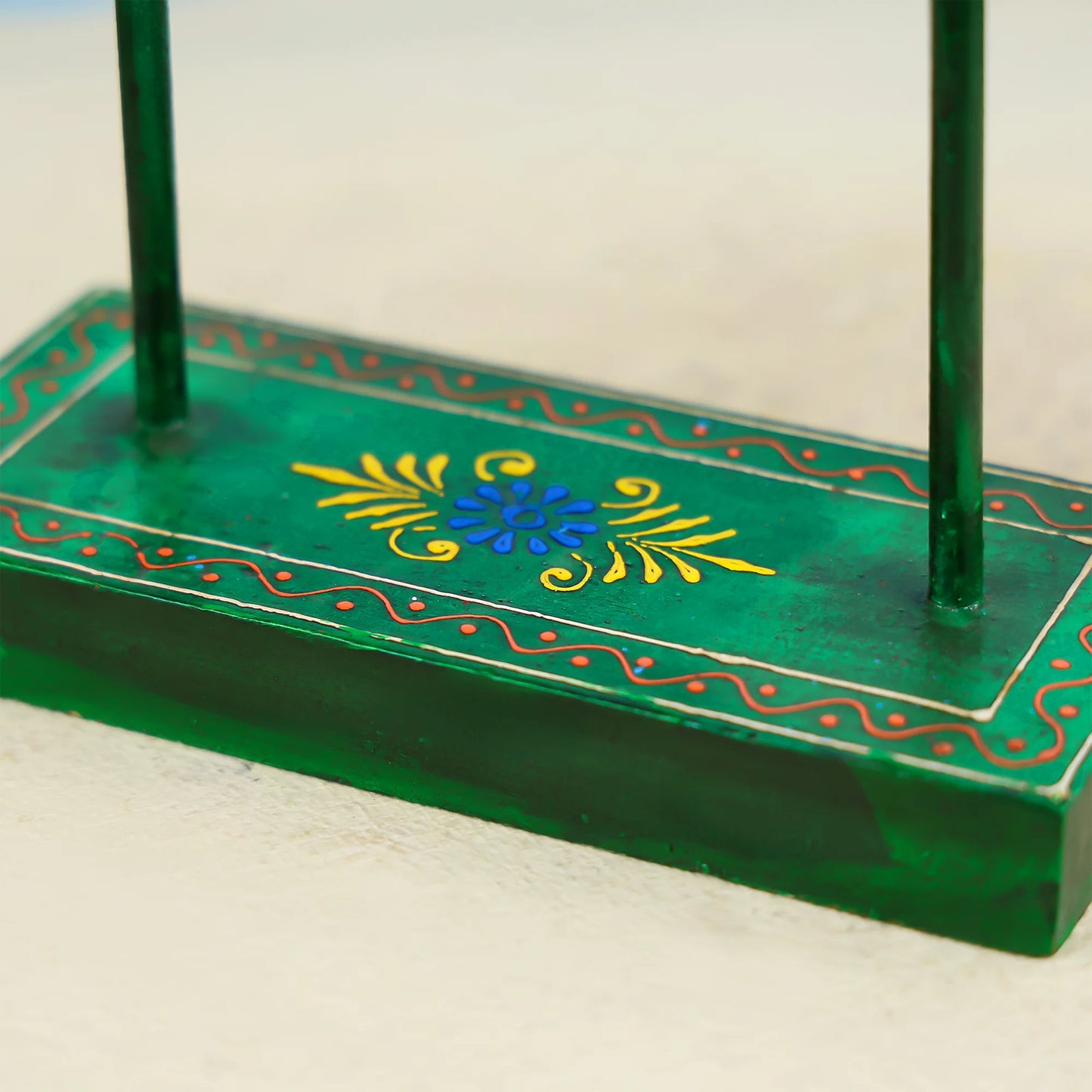 Wooden_Painted_Fish_On_Stand_Table_Decor_4