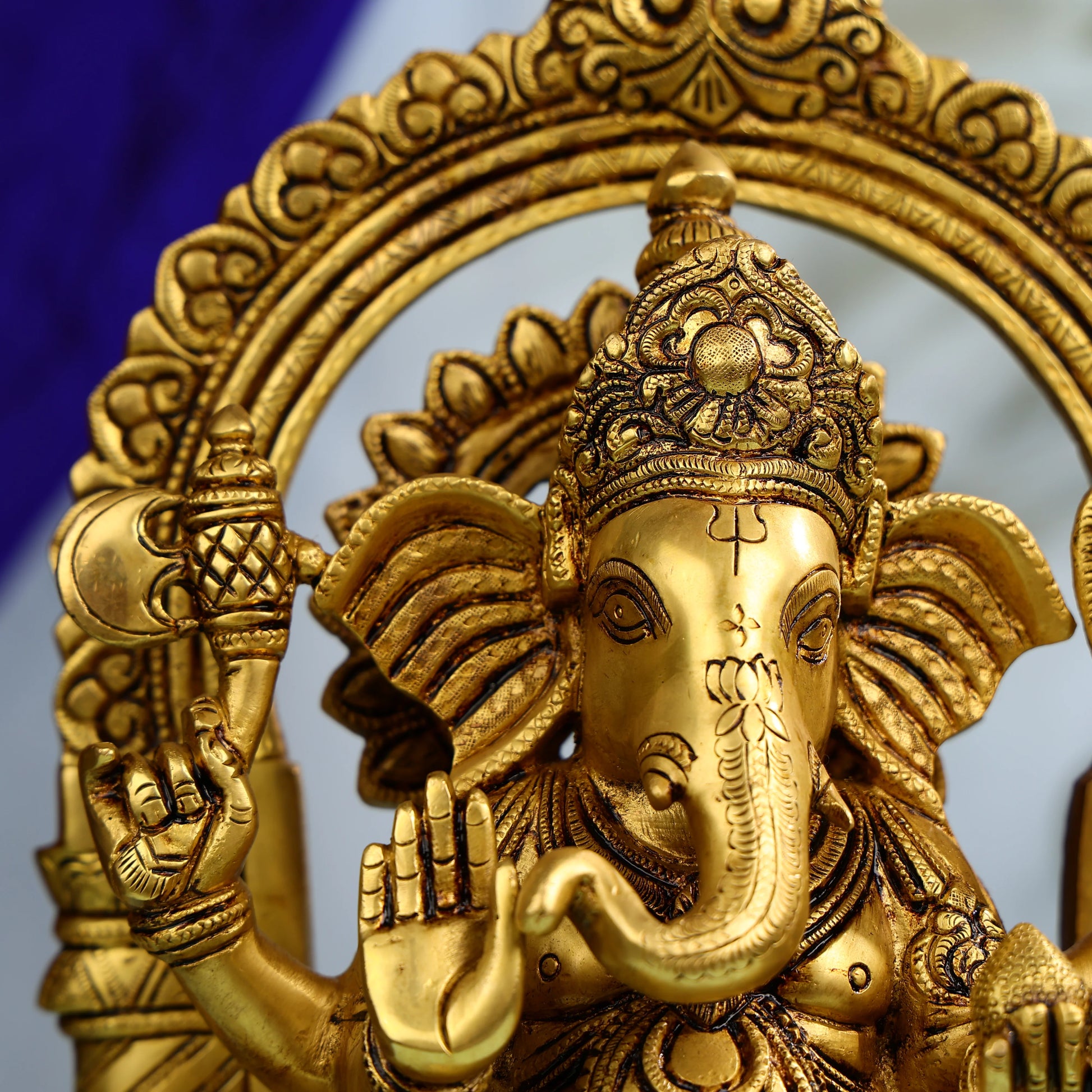 Brass_Lord_Ganesha_On_His_Singhasan_7