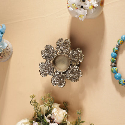 Antique Finish Brass Chrysanthemum Flowers T-Light Candle Holder