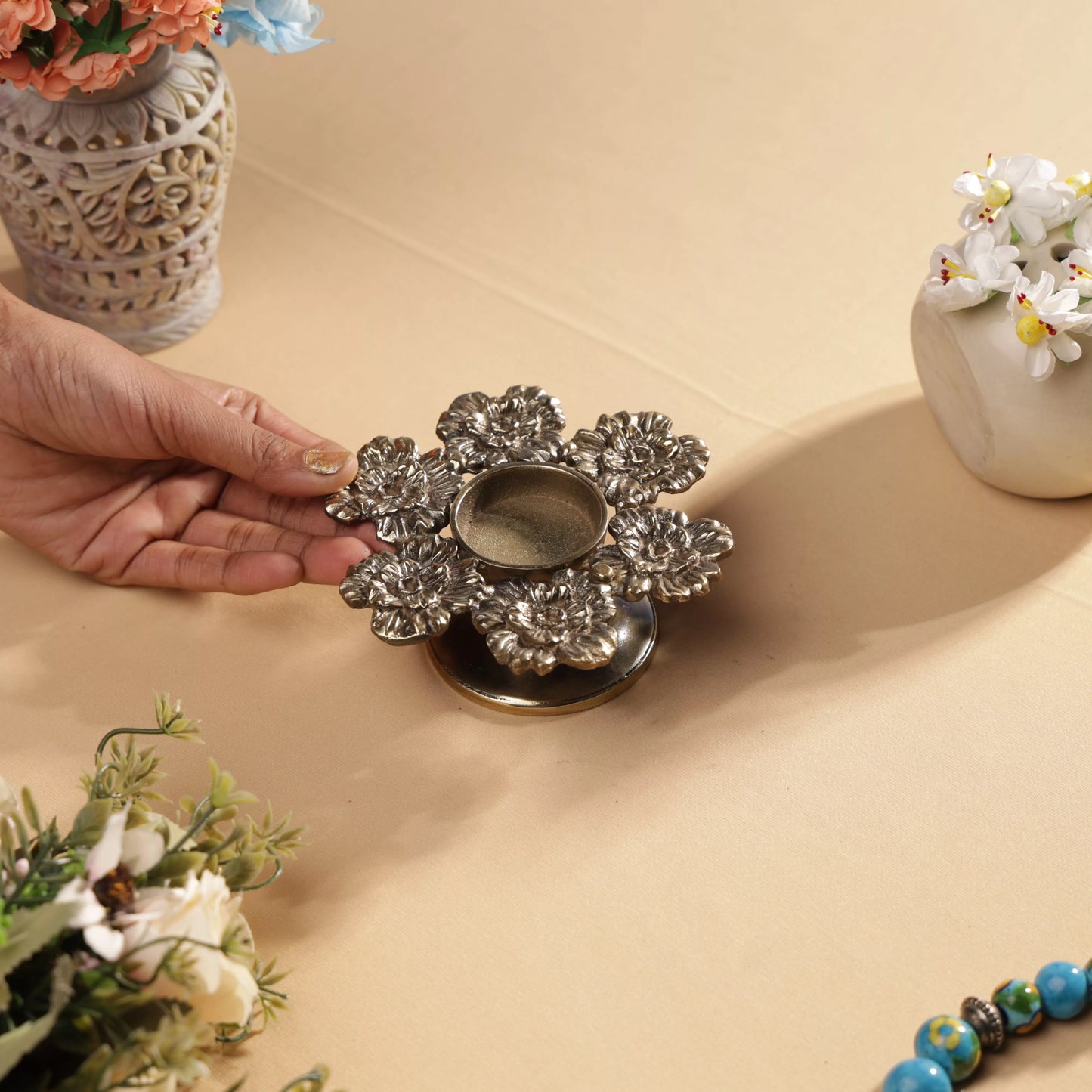 Antique Finish Brass Chrysanthemum Flowers T-Light Candle Holder