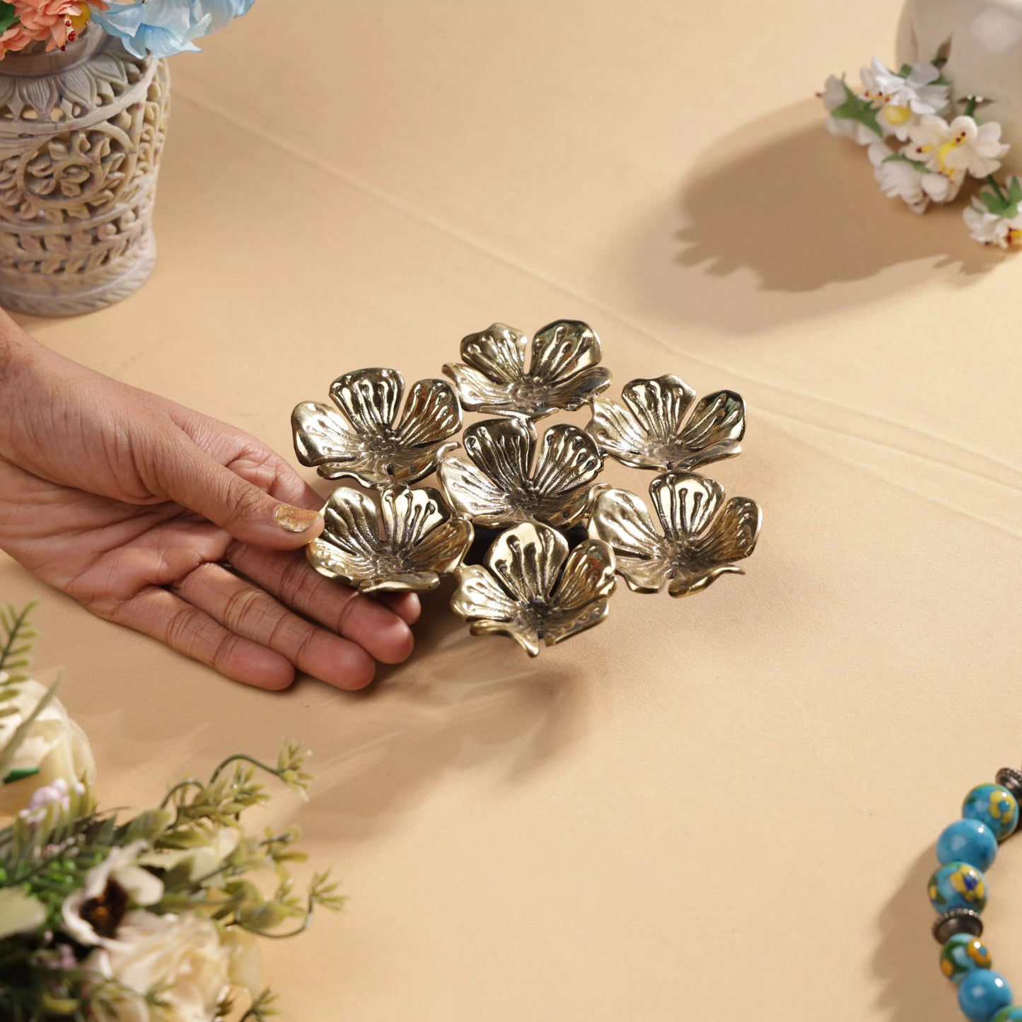 Antique FInish Brass Geranium FLower Bunch Table Decor