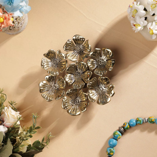 Antique FInish Brass Geranium FLower Bunch Table Decor