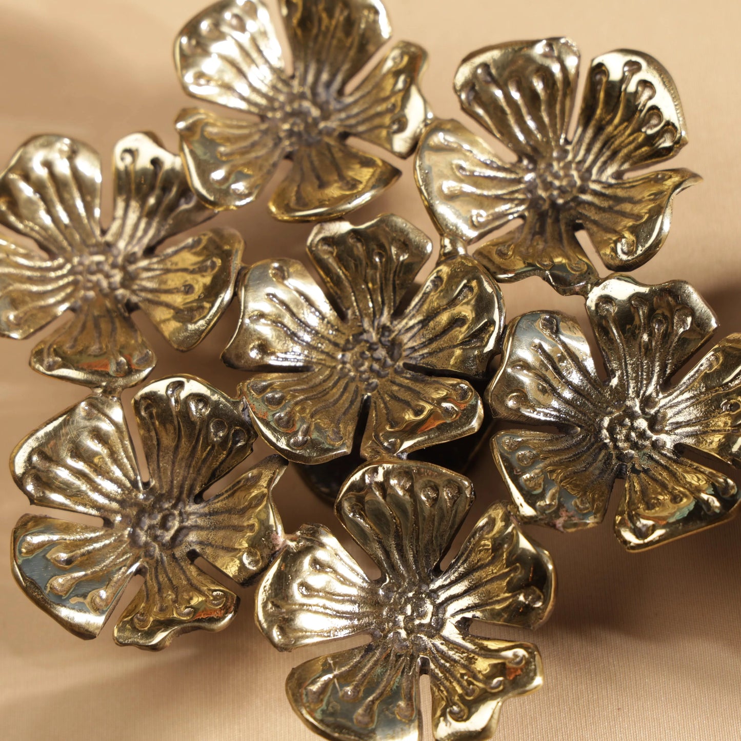 Antique FInish Brass Geranium FLower Bunch Table Decor