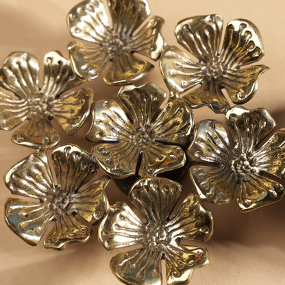 Antique FInish Brass Geranium FLower Bunch Table Decor