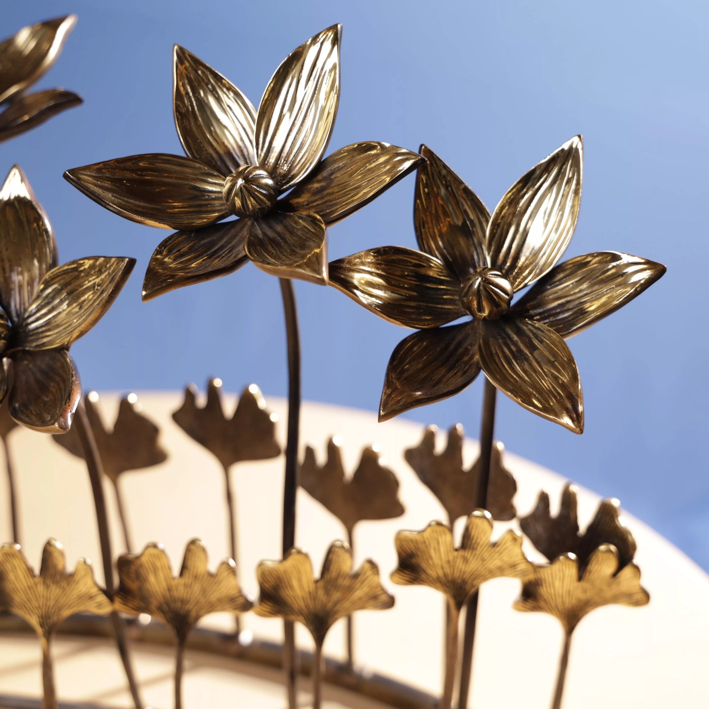 Antique Finish Brass Lotus Flowers Bouqet Oval Table Decor